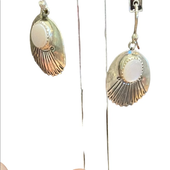 Silver Alpaca MEXICO MOP mother of pearl feather dangle earrings - Picture 4 of 7